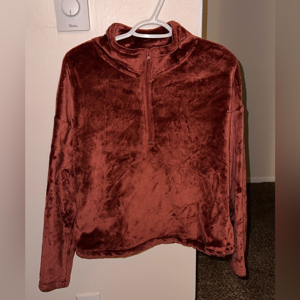 Junior’s Plush Amber Pullover